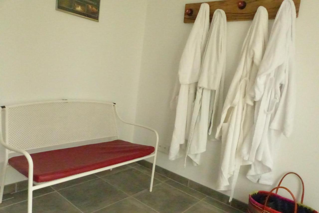 L'Alambic De L'Estuaire Bed and Breakfast Saint-Fort-sur-Gironde Buitenkant foto