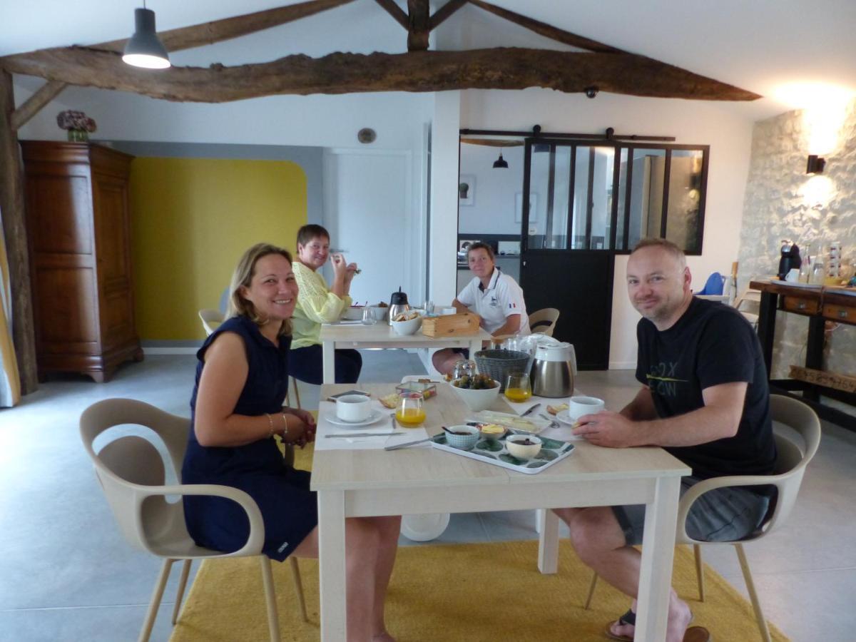 L'Alambic De L'Estuaire Bed and Breakfast Saint-Fort-sur-Gironde Buitenkant foto